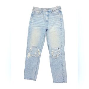 Women’s American eagle light wash high rise distressed jeans size 8